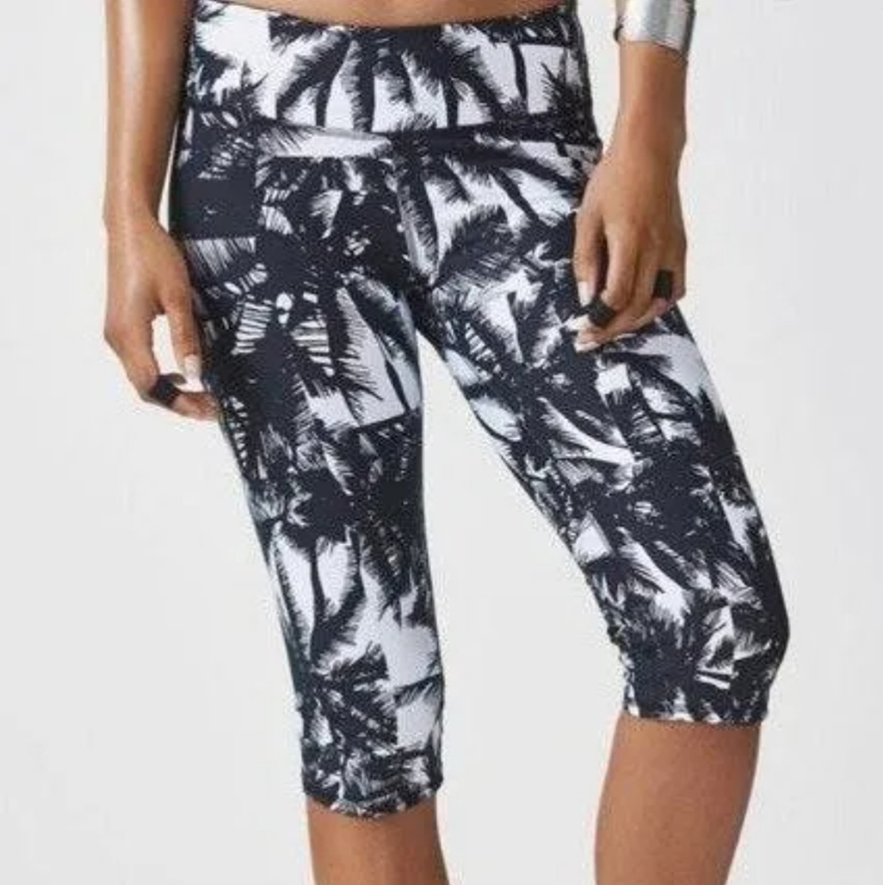 Fabletics Black and White Palm Print Capri Leggings
